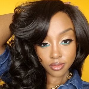 Meet your Posher, Alyson